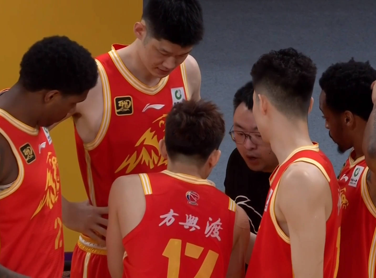必威体育官方-CBA优先续约权名单：广厦等16队行使优先续约权广东等4队放弃的简单介绍