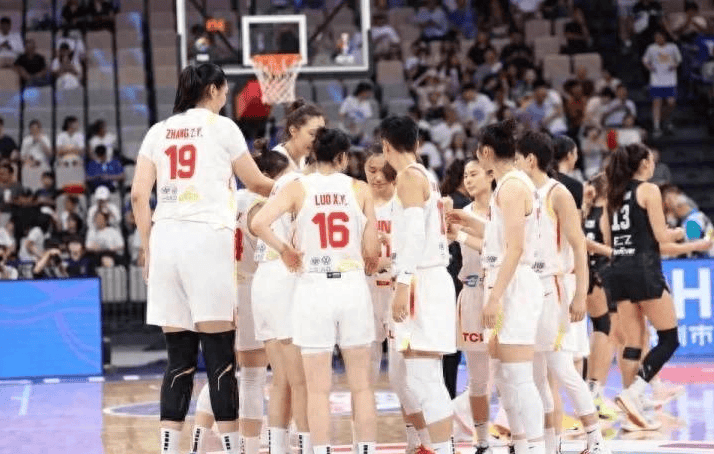黄思静21年女篮亚洲杯个人集锦，对阵日本砍18分7篮板的简单介绍