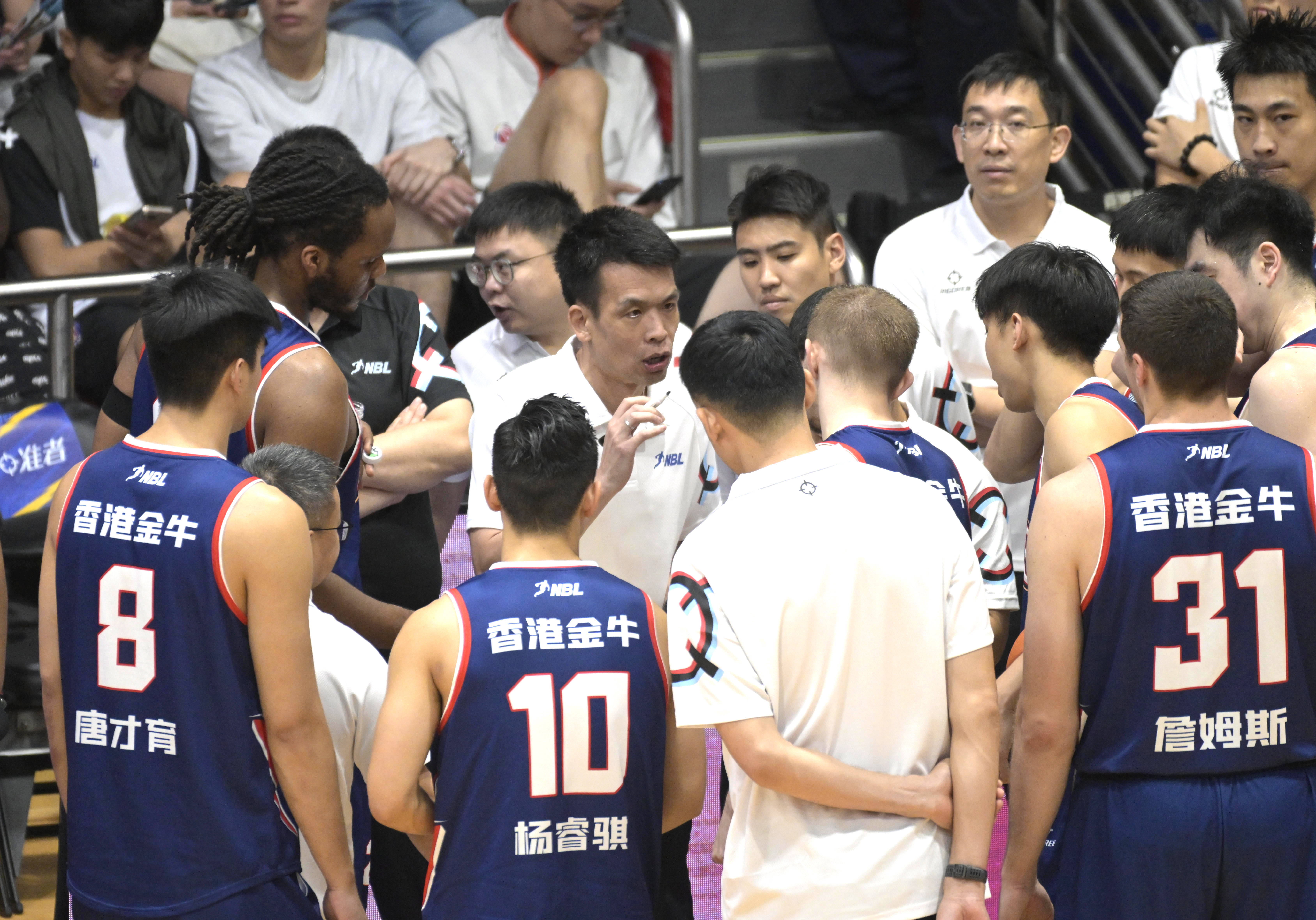 必威体育官方-香港金牛发布克罗斯比赛精彩瞬间：全场贡献24分9篮板2助攻1抢断(德里克罗斯比赛回放公牛巅峰)